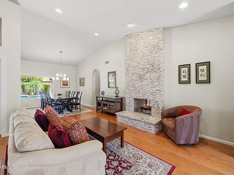 9886 E CINNABAR Avenue photo 4