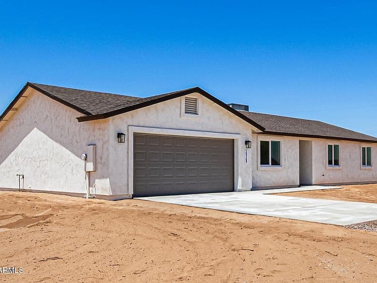 10542 S 296TH Lane photo 1