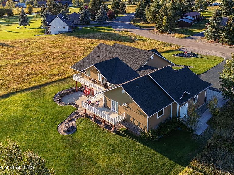 332 Alpine Way photo 1