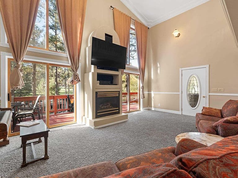 13079 Hillsview Dr photo 5