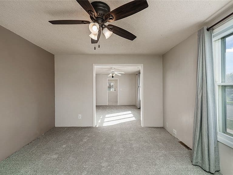 319 West Ave photo 3