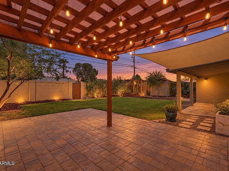 2208 E Turney Avenue photo 2