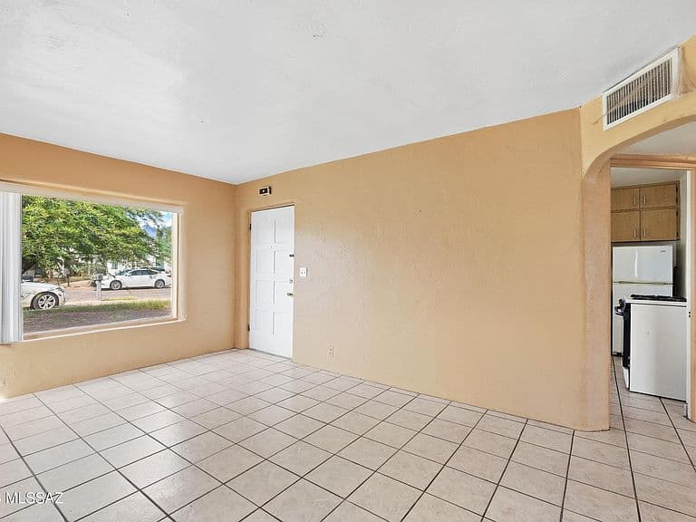 1214 E Alta Vista St photo 5