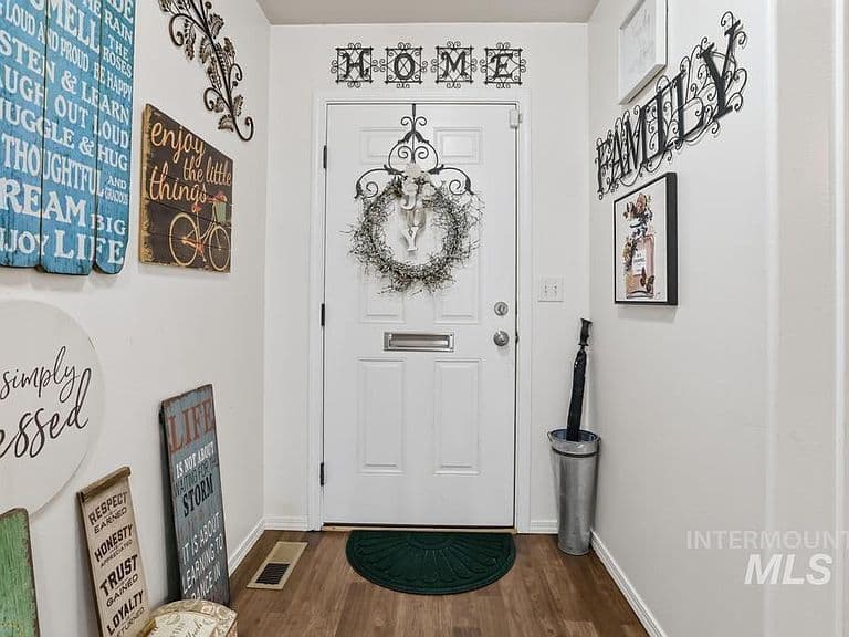 306 W Avenue K photo 5