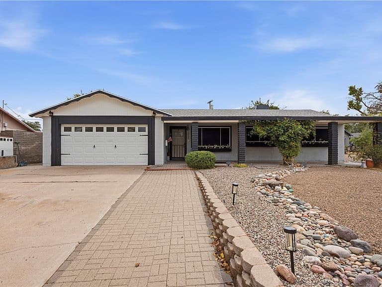 2908 Van Marter Court photo 1