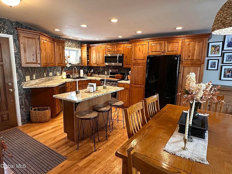 24 Mount Hope Avenue photo 3