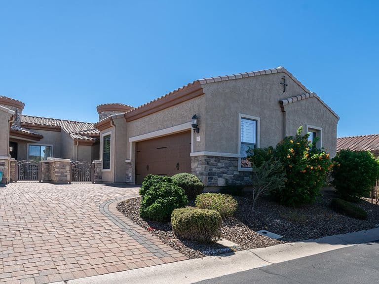 1817 N RED Cliff photo 2