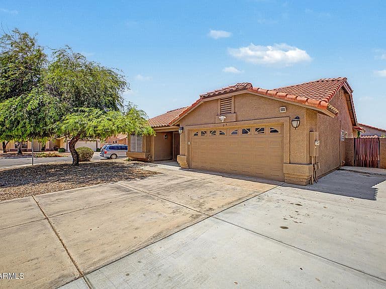 614 N REDROCK Street photo 3