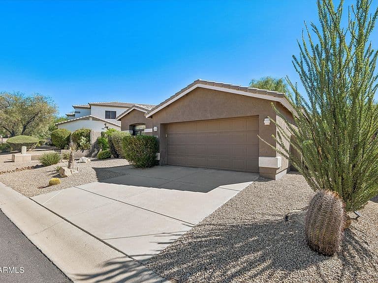 4953 E JUSTICA Street photo 3