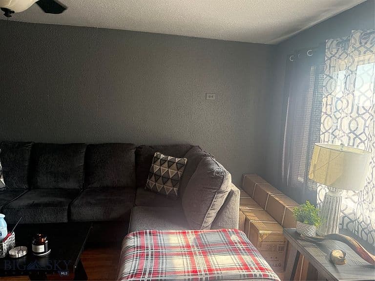 508 Ash St photo 4