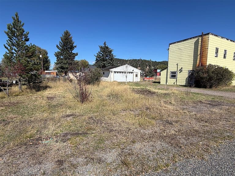 104 Main St photo 2