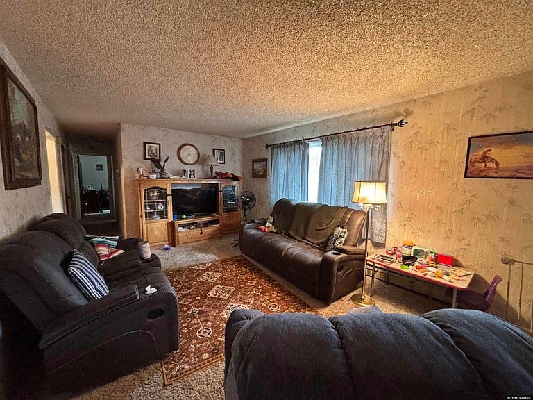 320 N Wagon Wheel Dr photo 5