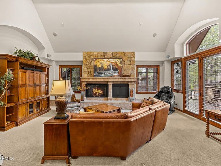 1712 E TRADE WINDS Court photo 3