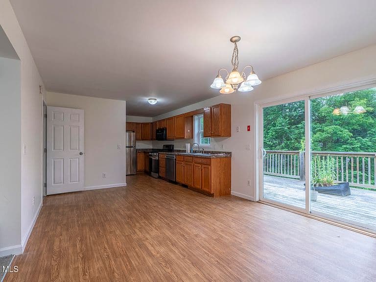 79 Keller Lane photo 5