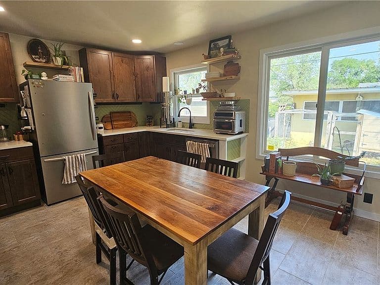 1431 Avenue D photo 5