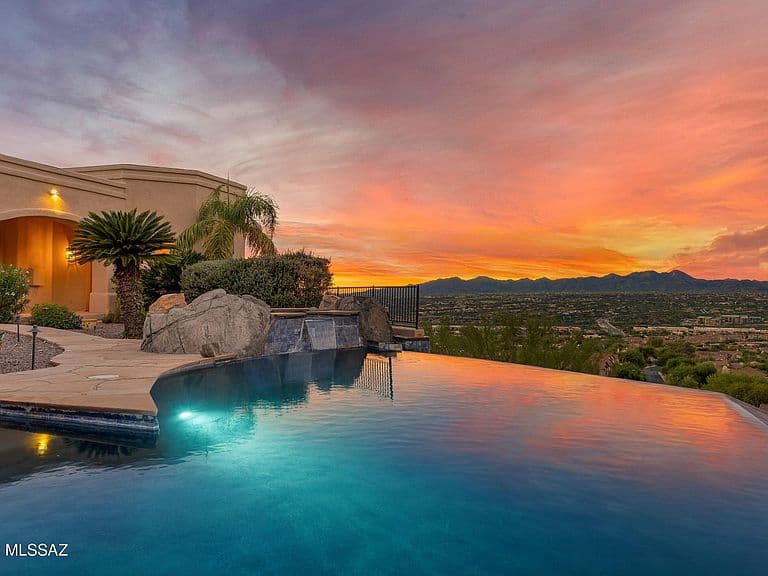 10060 N La Reserve Dr photo 1