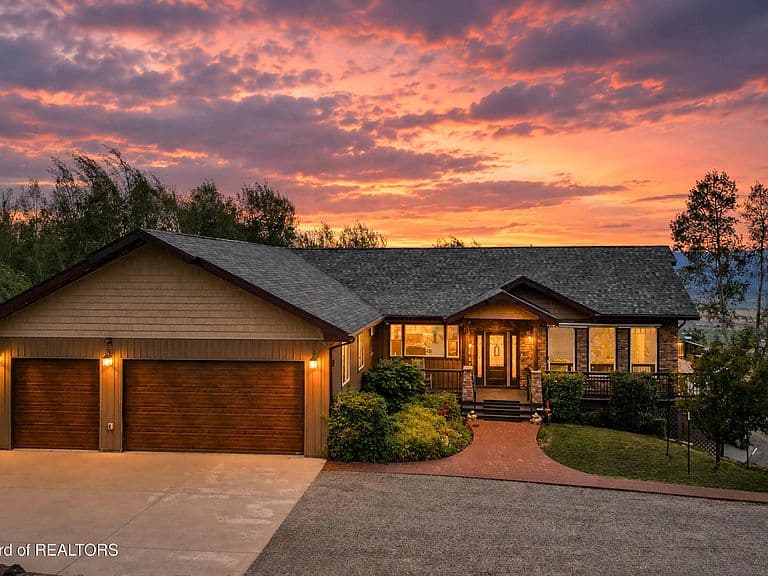 397 Dogwood Dr photo 3