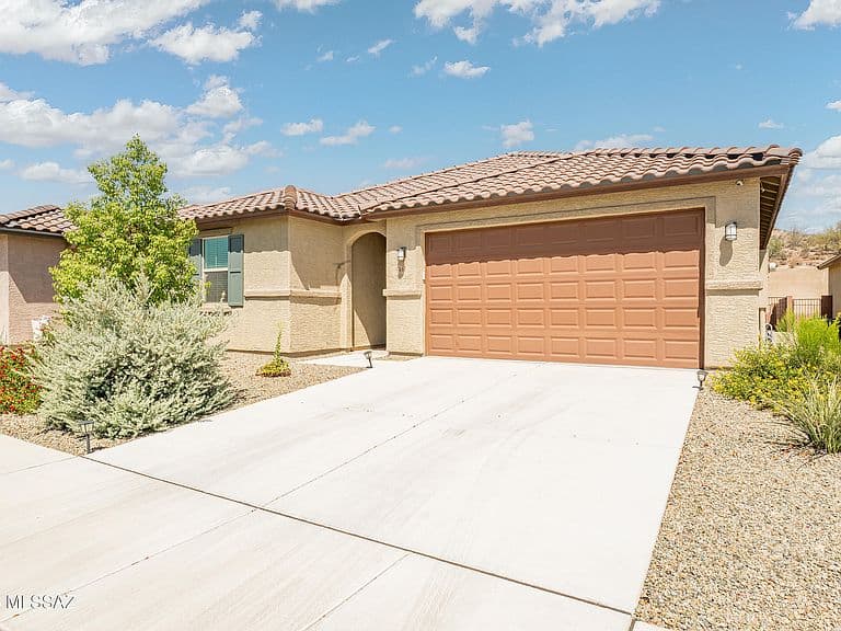 9467 N Sunstone Moon Pl photo 2