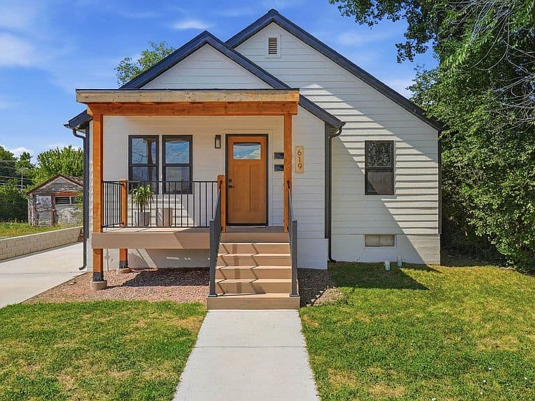 619 Lawrence St photo 1