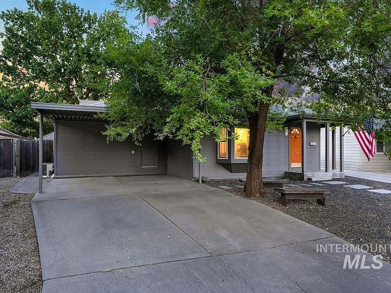 425 N Riverview Dr photo 4