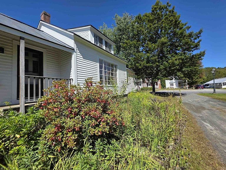 30 Pleasant Street photo 3