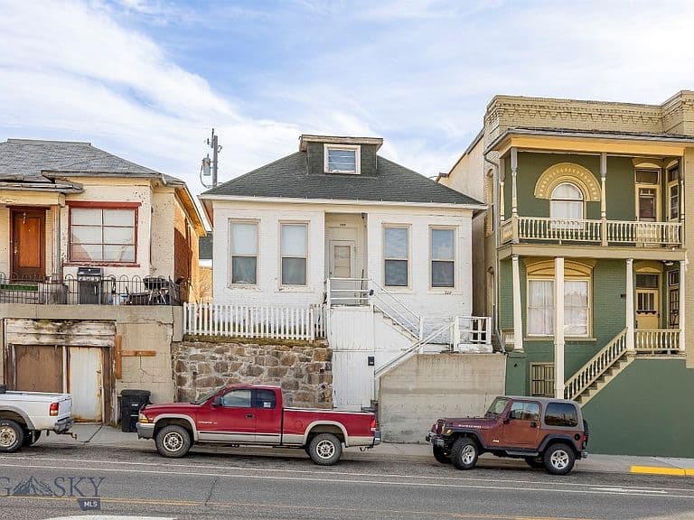 522 W Park St photo 1
