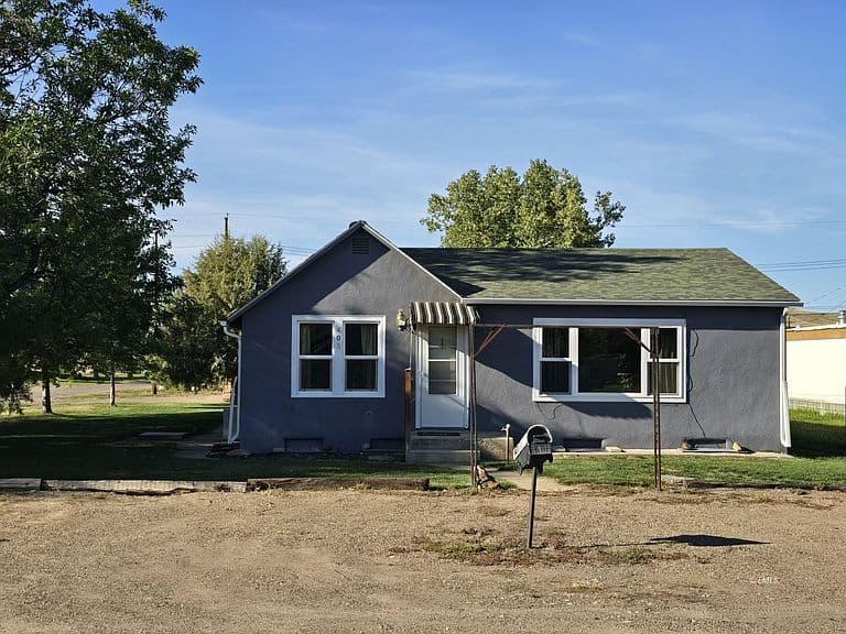 403 Marion St photo 4