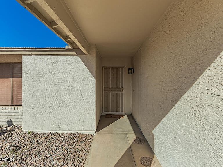 680 W Shawnee Dr photo 2