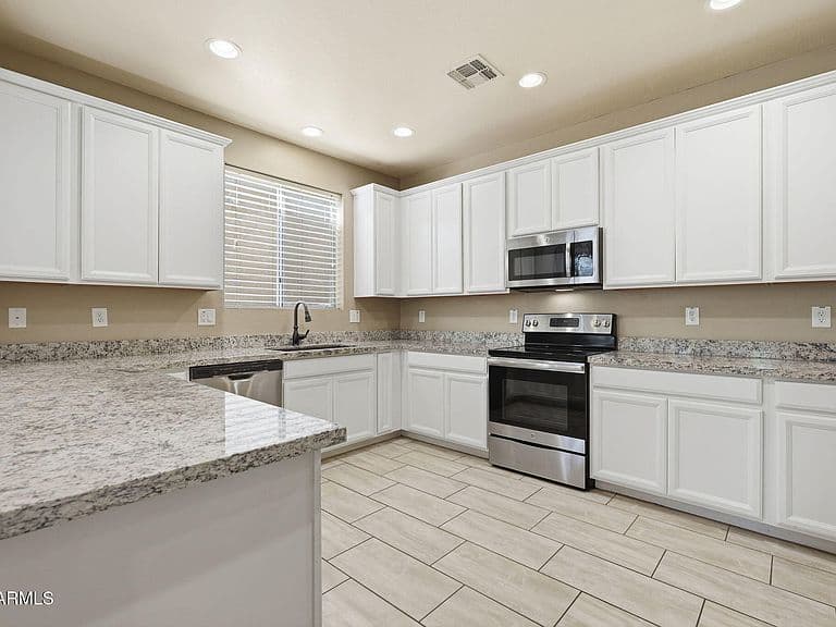 2945 N SONORAN Hills photo 2