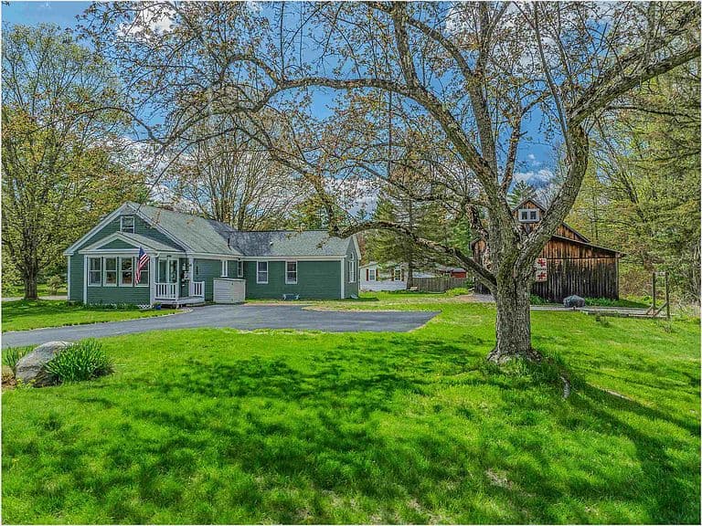 49 Beech HIll Road photo 3