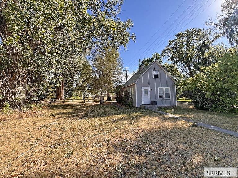 590 Wilson Ave photo 2