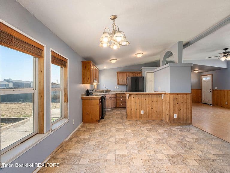 14 13th St photo 5