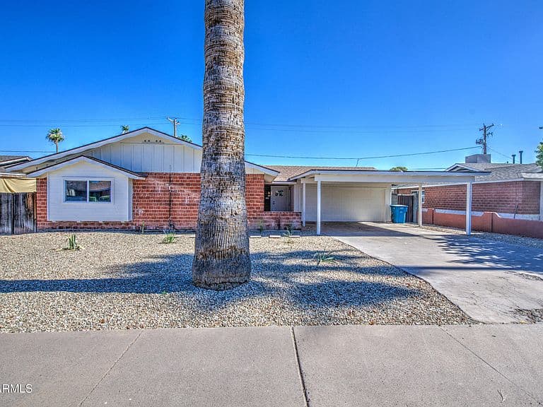 3823 W ROSE Lane photo 2