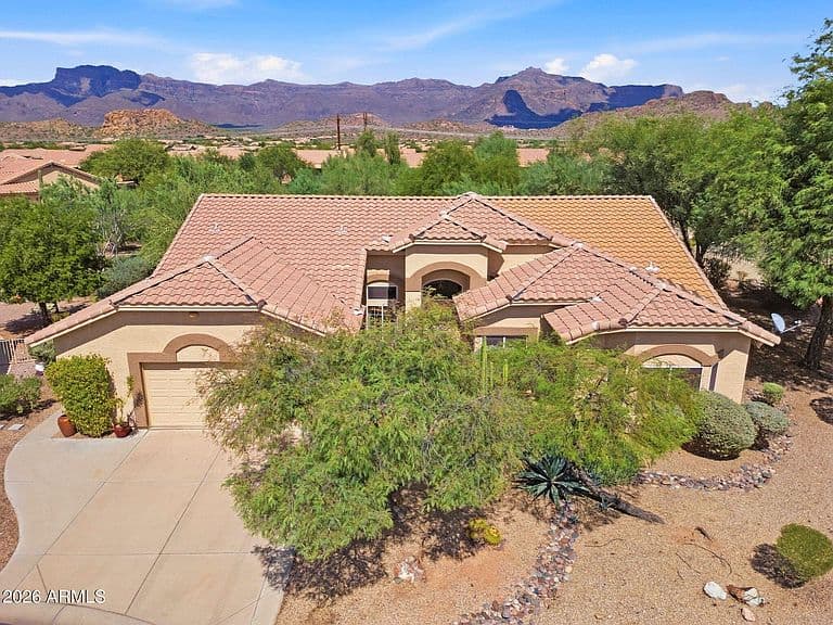 7622 E MENODORA Circle photo 2