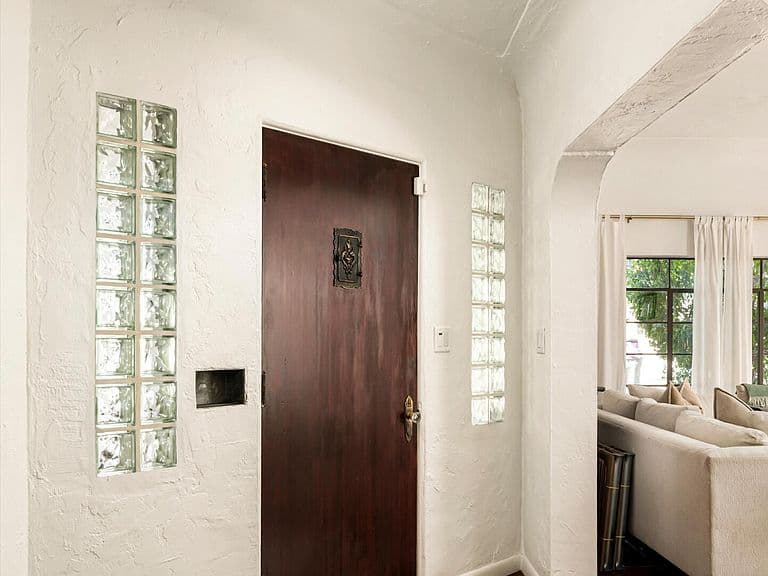 1808 N 13th Ave photo 4