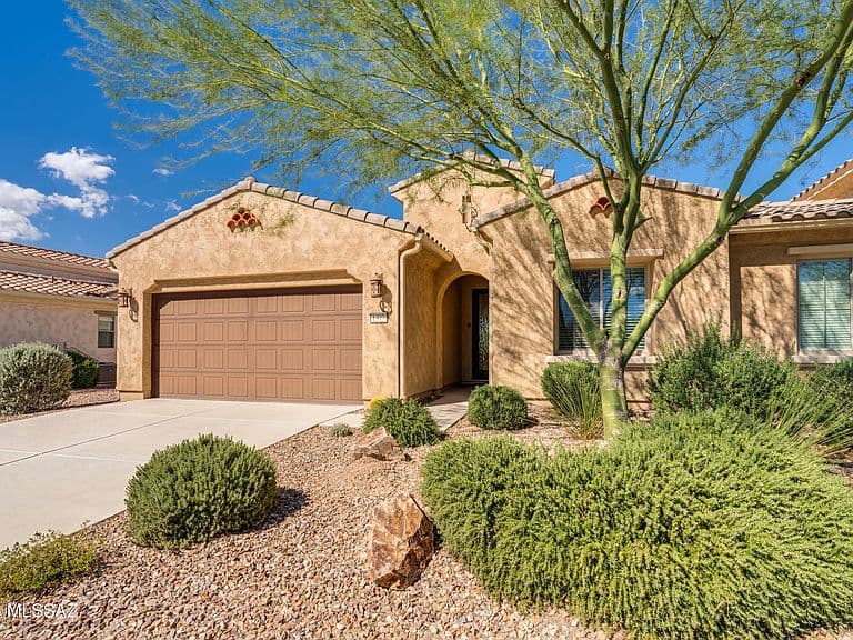 1377 E Basalt Dr photo 1