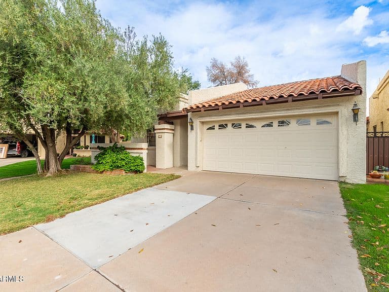 2719 S Santa Barbara photo 3