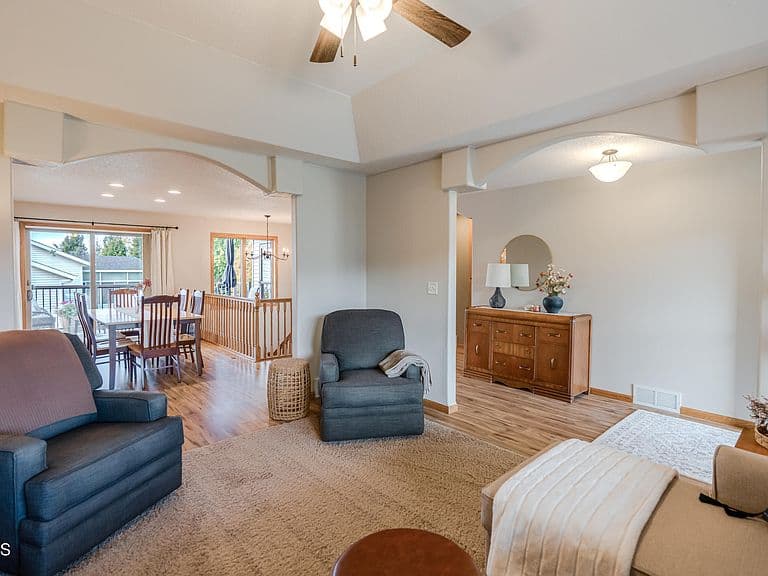 1204 Territory Dr photo 5