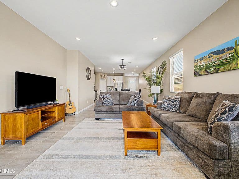 323 S SAN FERNANDO Lane photo 4