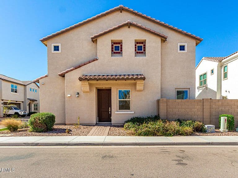 688 N Abalone Dr photo 4