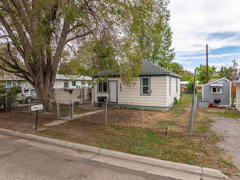 520 Wood St photo 1