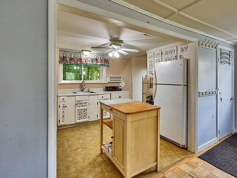 128 Burgess Road photo 5