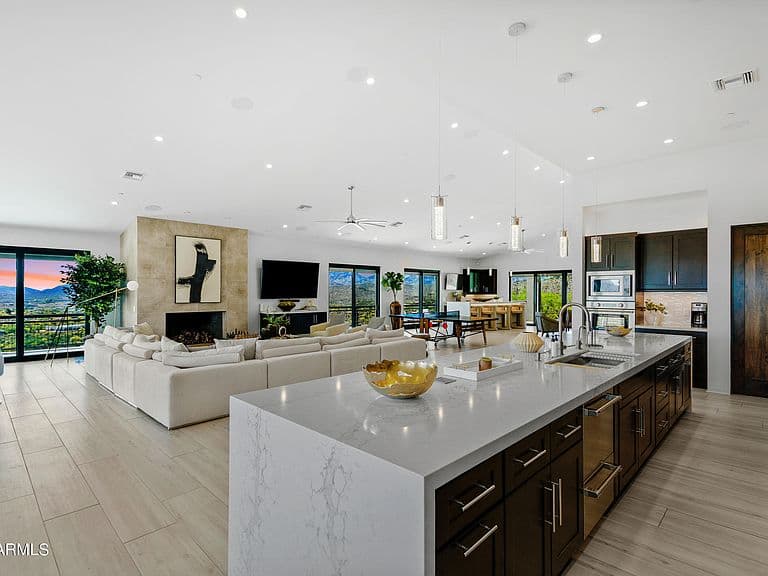 7450 E Continental Mountain Dr #6 photo 2