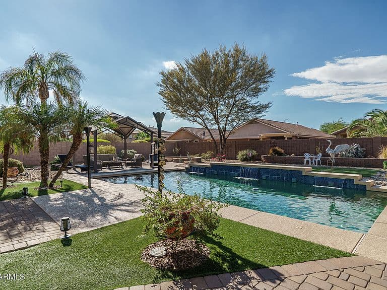 15308 W DESERT MIRAGE Drive photo 1