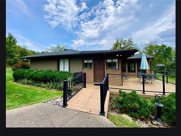 18 Margo Ln photo 2