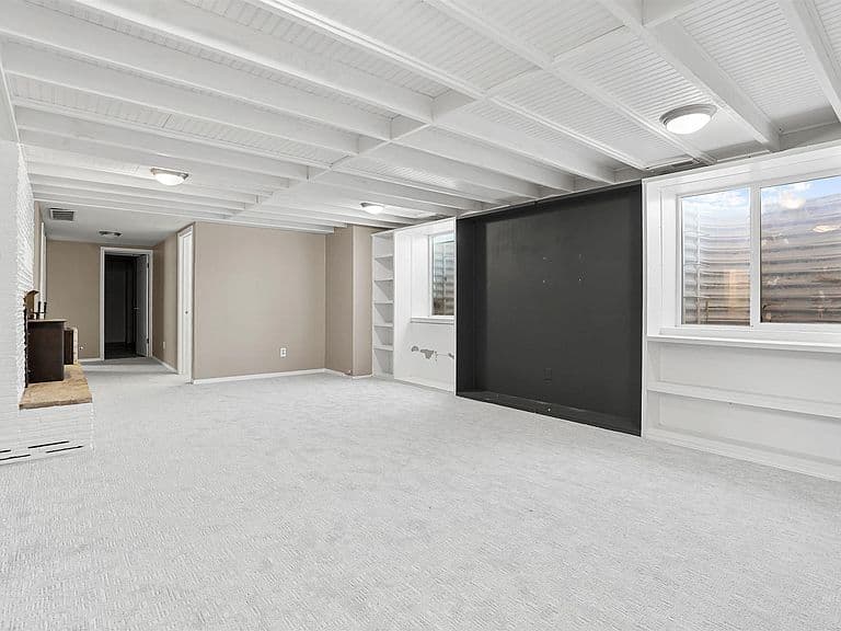 31 W 208 S photo 1
