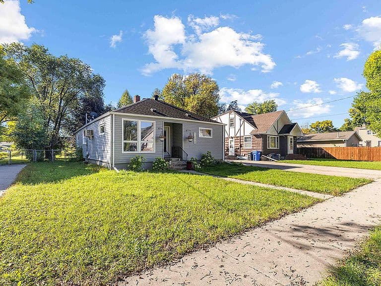 1528 8th Ave S photo 2