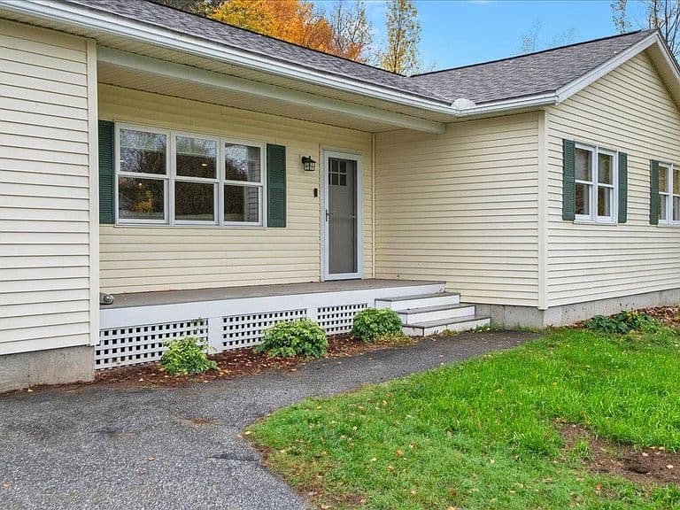 23 Meadow Road photo 4