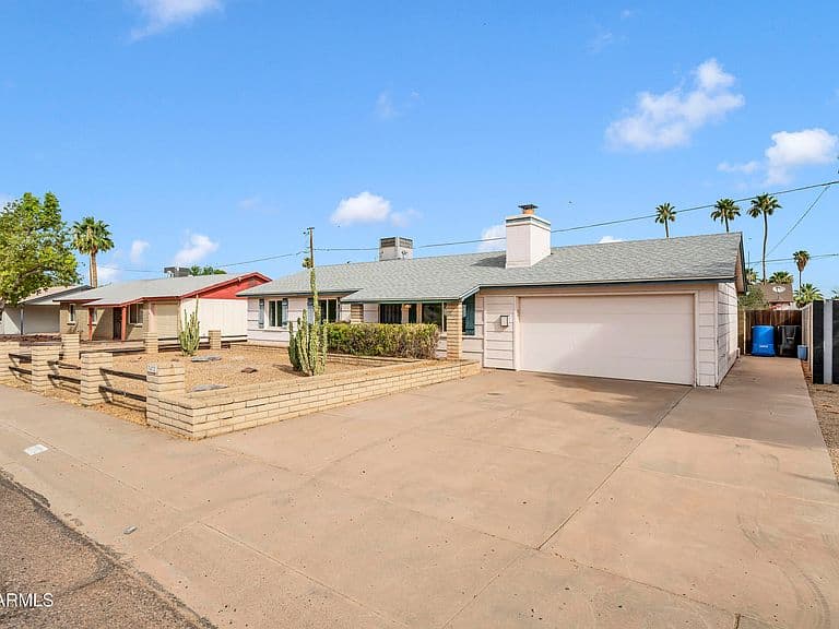 3472 E SHARON Drive photo 3