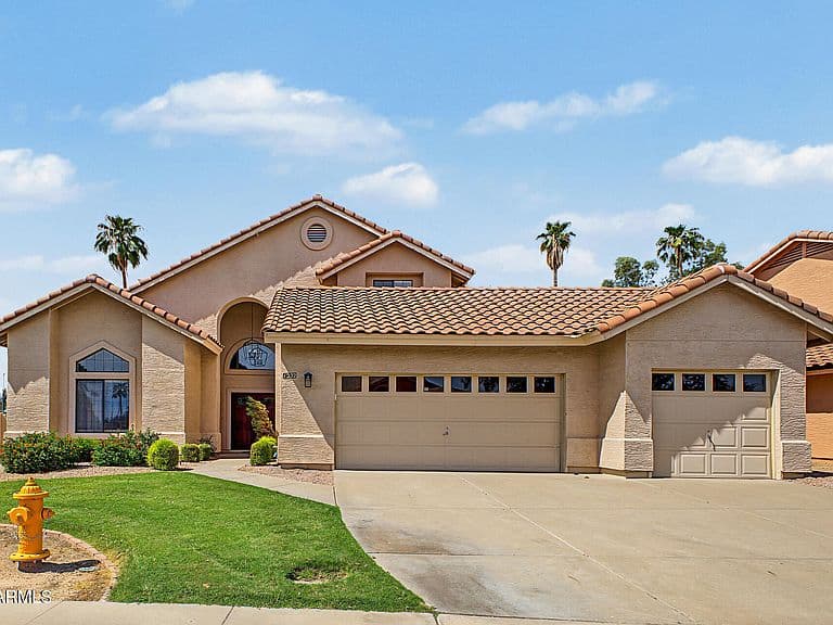1232 E GRANADA Street photo 2